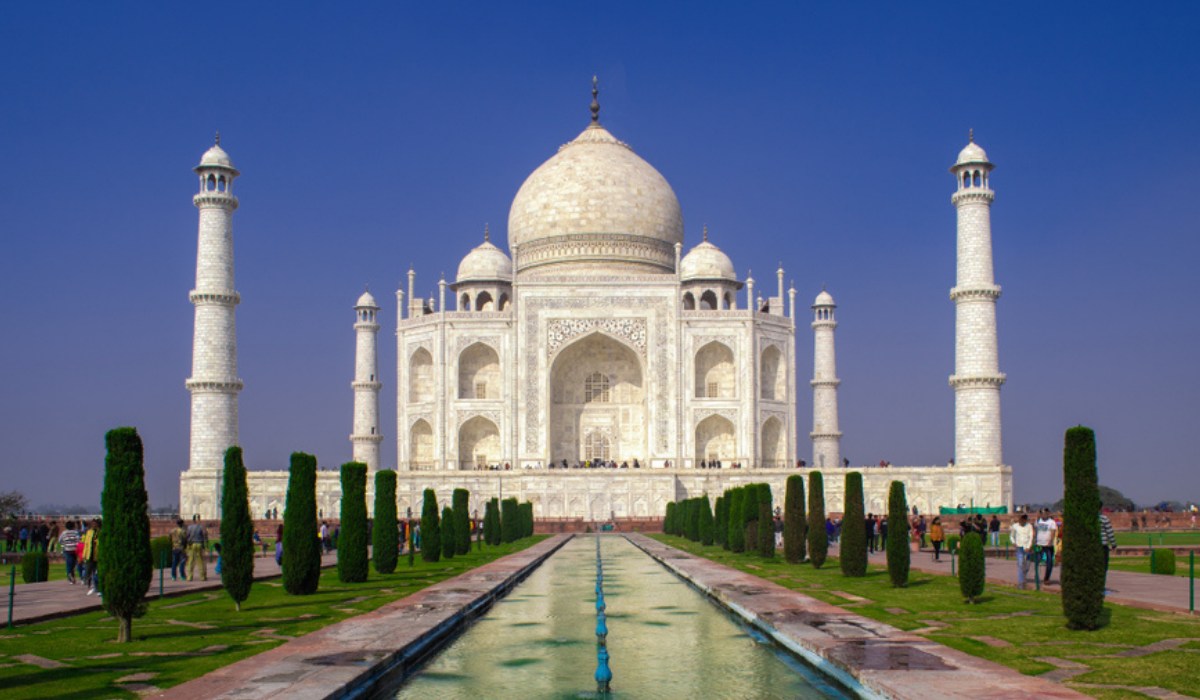 You are currently viewing Exploring Agra’s Majesty: A Memorable Same Day Tour by Car from Delhi