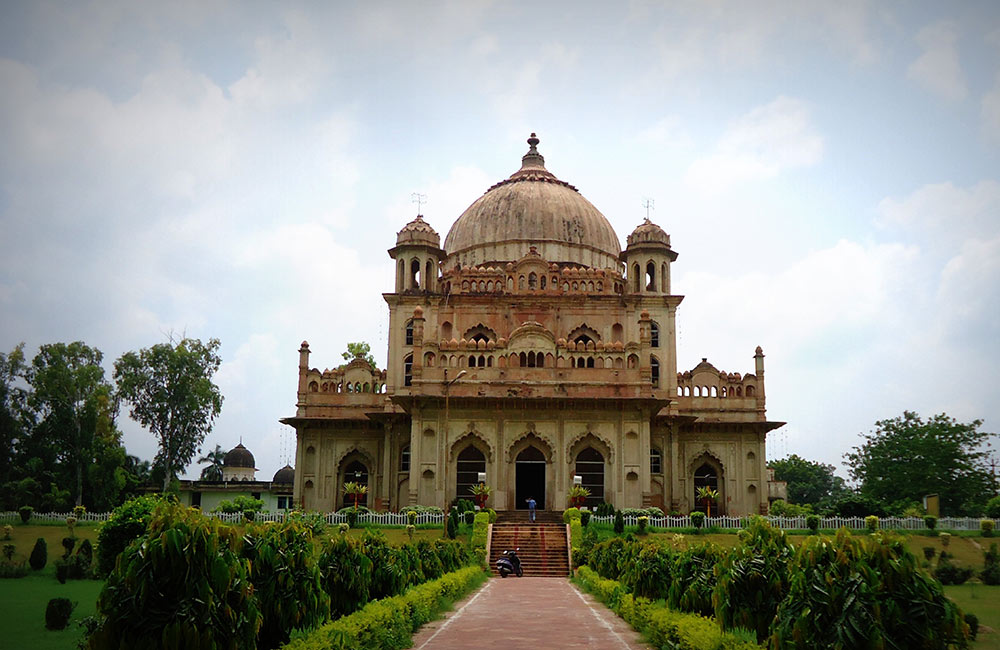 You are currently viewing Tracing The footsteps of Nawabs: Explore Lucknow’s iconic Historic sites